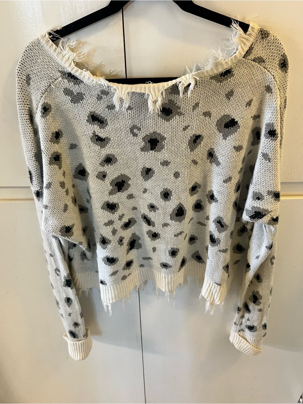 Leopard Sweater - Picture 3 of 4